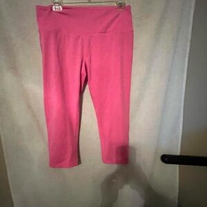 Amazon Essentials Women's Pink Capri Leggings Size L